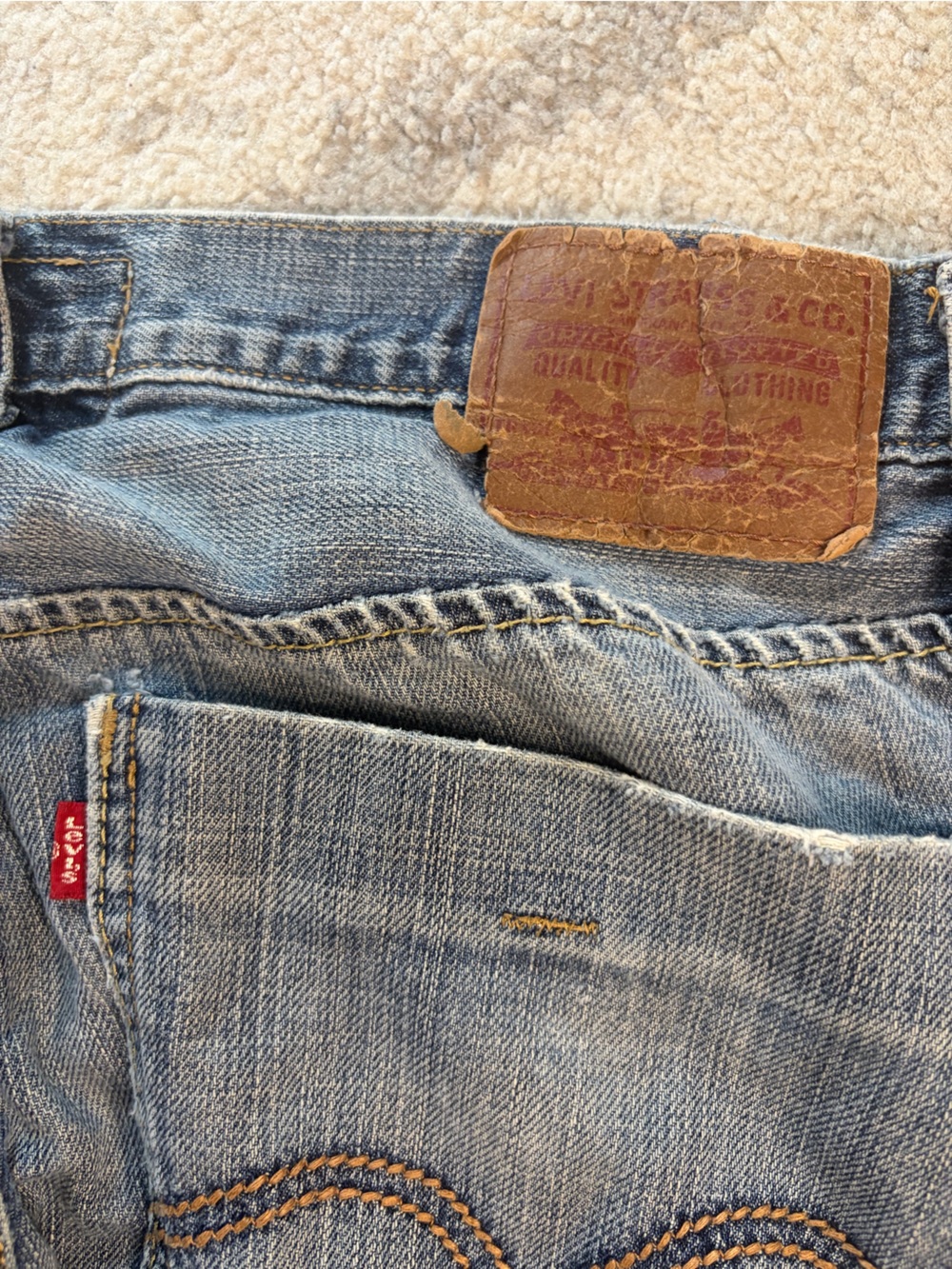 Levi’s 515 Slim Straight Women’s Jeans Size 36x32 Distressed Y2K Medium Wash - Picture 8 of 8